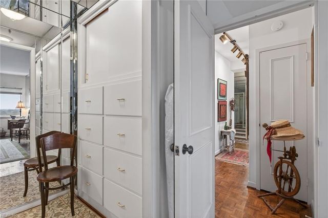 7320 Glenroie Ave Apt 12J, Norfolk, VA 23505