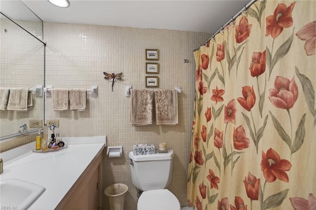 7320 Glenroie Ave Apt 12J, Norfolk, VA 23505