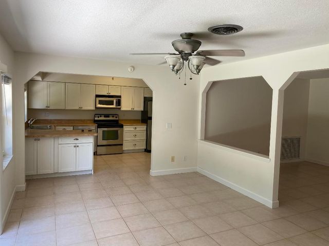 956 Tulip Lane, Vero Beach, FL 32963