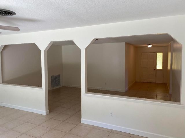 956 Tulip Lane, Vero Beach, FL 32963