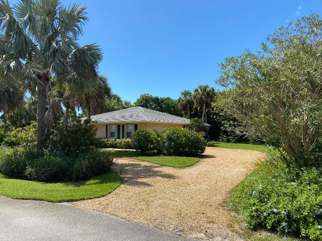 956 Tulip Lane, Vero Beach, FL 32963