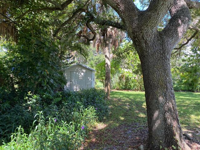 956 Tulip Lane, Vero Beach, FL 32963