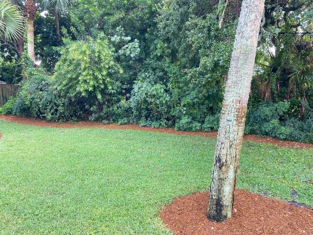 956 Tulip Lane, Vero Beach, FL 32963