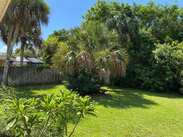 956 Tulip Lane, Vero Beach, FL 32963