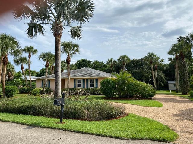 956 Tulip Lane, Vero Beach, FL 32963