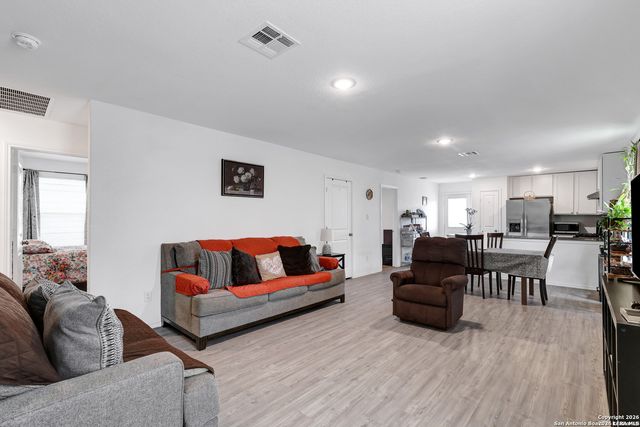9015 LUNAR CV, San Antonio, TX 78252