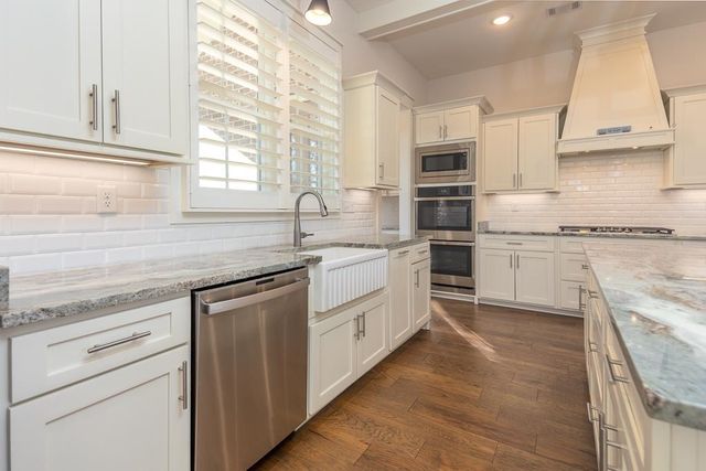 215 NEBHUT LN, Rossville, TN 38066