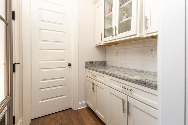 215 NEBHUT LN, Rossville, TN 38066