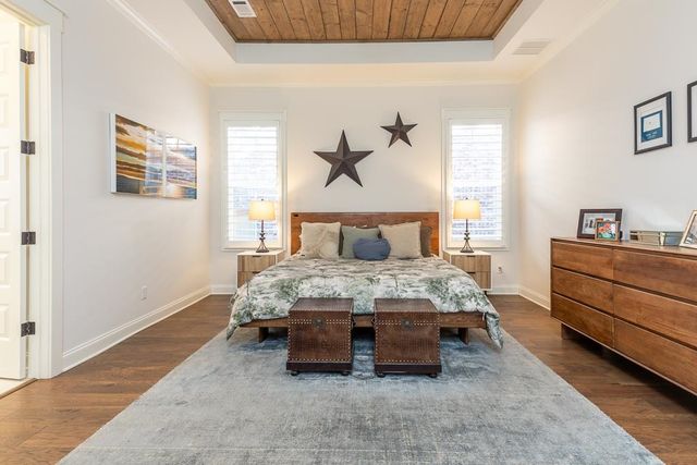 215 NEBHUT LN, Rossville, TN 38066