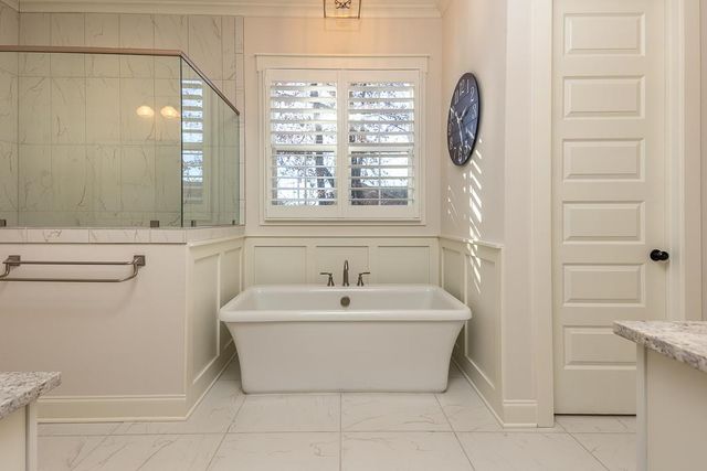 215 NEBHUT LN, Rossville, TN 38066