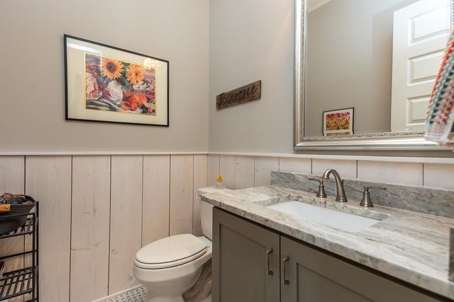 215 NEBHUT LN, Rossville, TN 38066