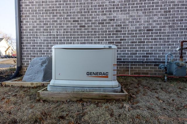 215 NEBHUT LN, Rossville, TN 38066