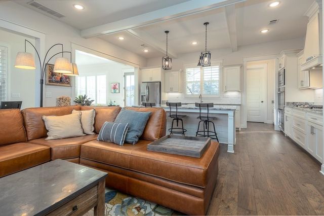 215 NEBHUT LN, Rossville, TN 38066