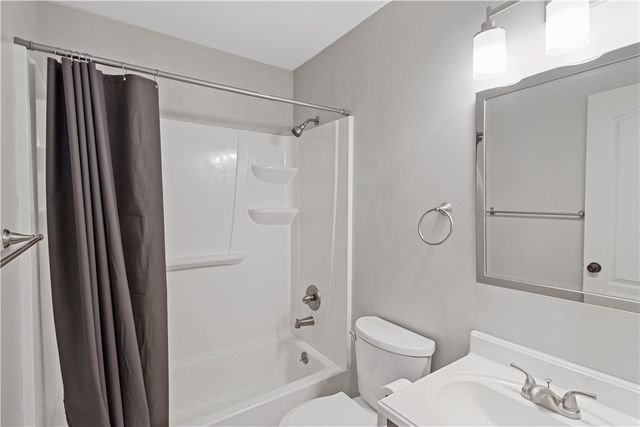 40 Holly Drive A & B, Bentonville, AR 72712