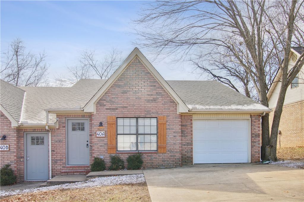 40 Holly Drive A & B, Bentonville, AR 72712
