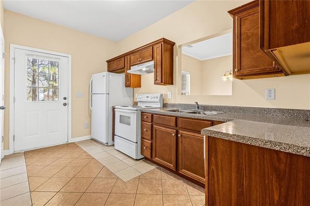 321 Village Drive, Loganville, GA 30052