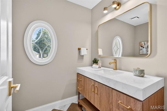 2113 Bow Tree Court, Chesterfield, MO 63005
