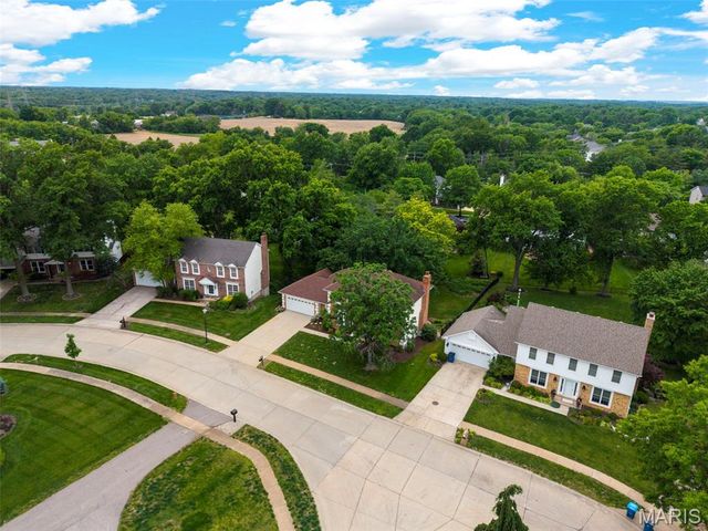 2113 Bow Tree Court, Chesterfield, MO 63005