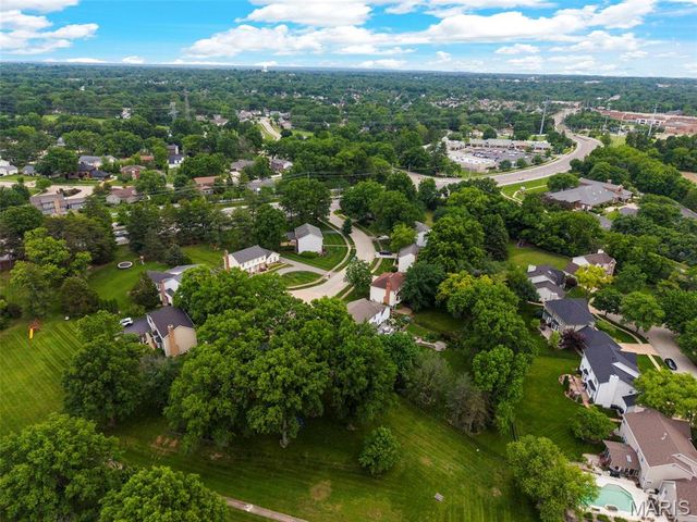 2113 Bow Tree Court, Chesterfield, MO 63005