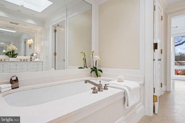 1806 24TH ST NW, Washington, DC 20008