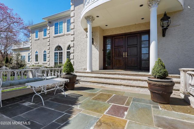 6 Hayes Court, Atlantic Highlands, NJ 07716