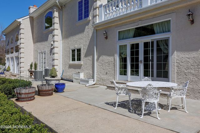 6 Hayes Court, Atlantic Highlands, NJ 07716