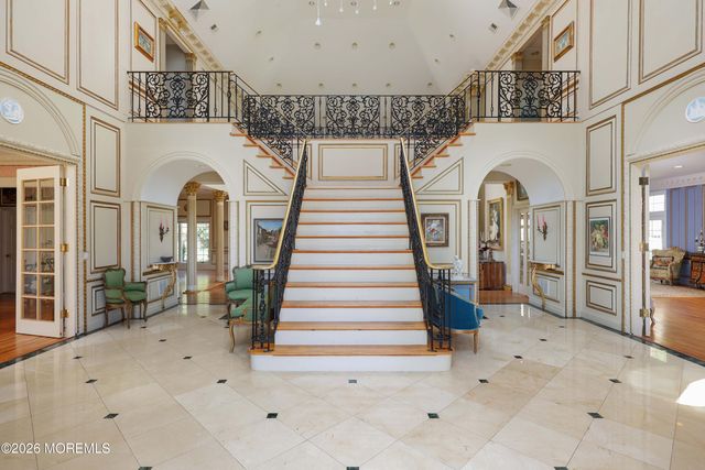 6 Hayes Court, Atlantic Highlands, NJ 07716