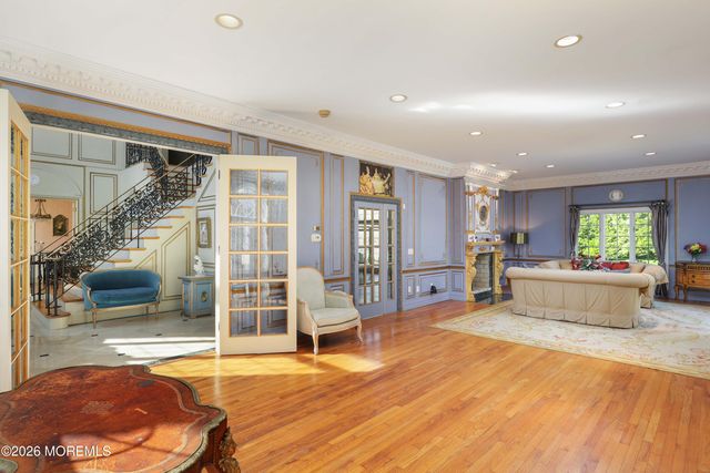 6 Hayes Court, Atlantic Highlands, NJ 07716