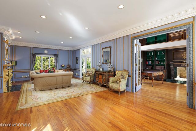 6 Hayes Court, Atlantic Highlands, NJ 07716