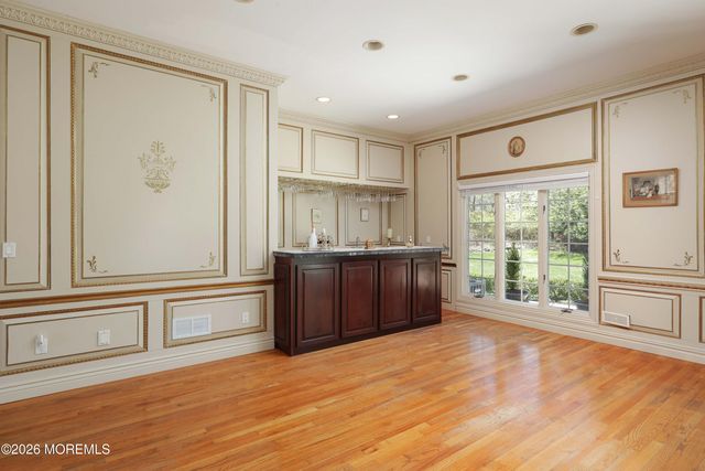 6 Hayes Court, Atlantic Highlands, NJ 07716