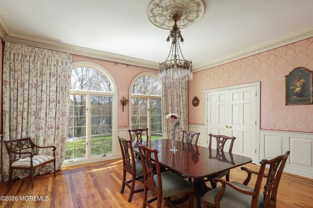 6 Hayes Court, Atlantic Highlands, NJ 07716