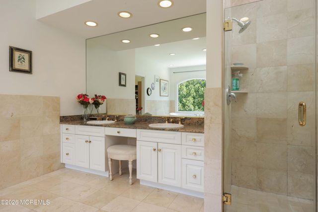 6 Hayes Court, Atlantic Highlands, NJ 07716