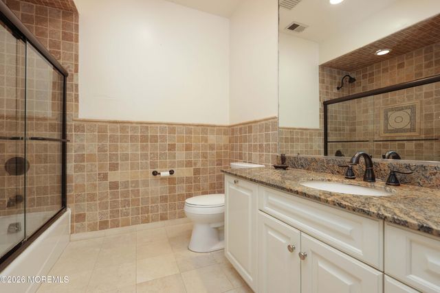 6 Hayes Court, Atlantic Highlands, NJ 07716