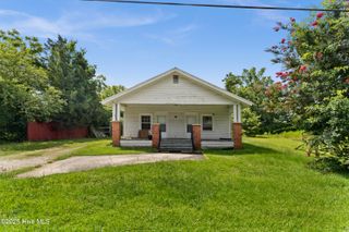 447 W Main Street, Magnolia, NC 28453