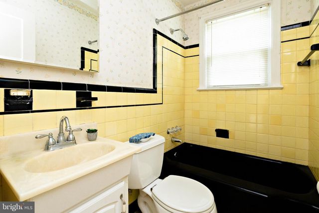 1230 SYLVAN DR, Haddon Heights, NJ 08035