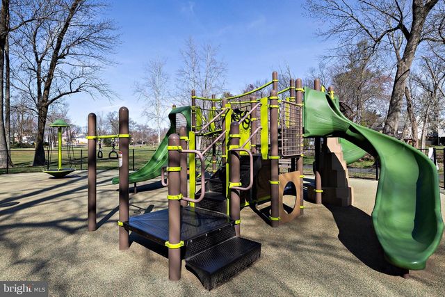 1230 SYLVAN DR, Haddon Heights, NJ 08035