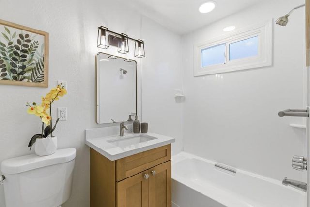 528 Macarthur Avenue, Redwood City, CA 94063