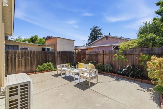 528 Macarthur Avenue, Redwood City, CA 94063