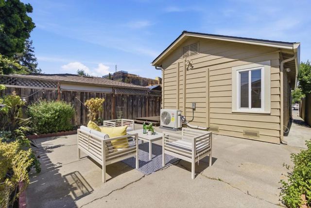528 Macarthur Avenue, Redwood City, CA 94063