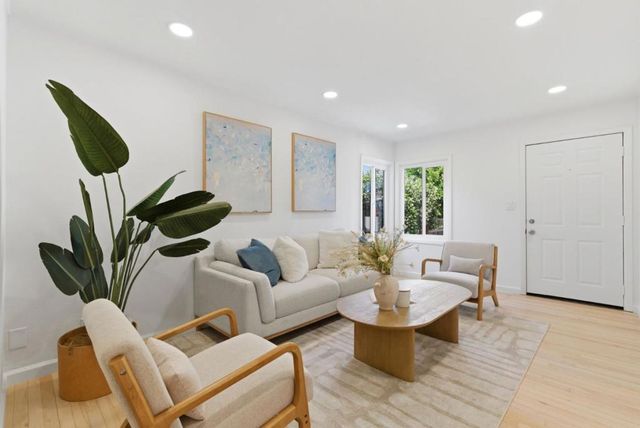528 Macarthur Avenue, Redwood City, CA 94063