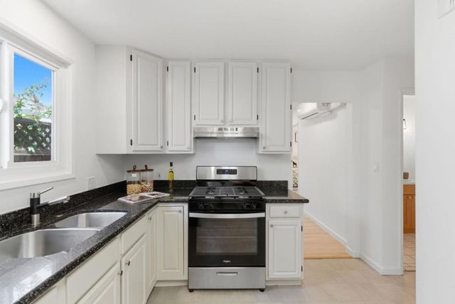 528 Macarthur Avenue, Redwood City, CA 94063