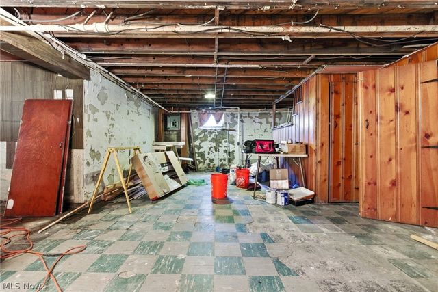 2847 Youngstown Avenue, Mcdonald, OH 44437