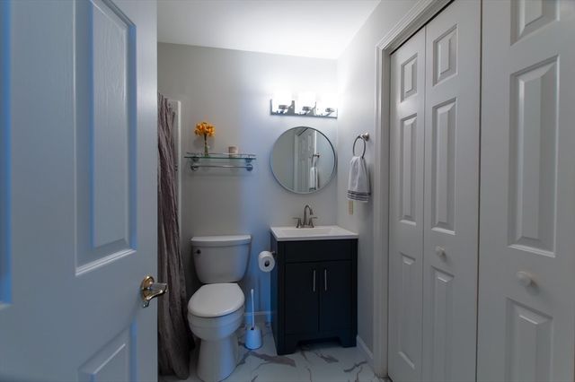409 Old Country 409, Wenham, MA 01984