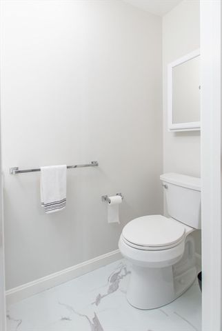409 Old Country 409, Wenham, MA 01984
