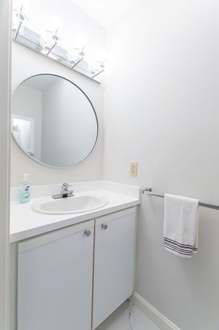 409 Old Country 409, Wenham, MA 01984