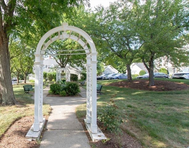 409 Old Country 409, Wenham, MA 01984