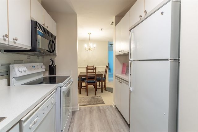 409 Old Country 409, Wenham, MA 01984