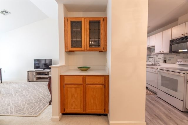 409 Old Country 409, Wenham, MA 01984