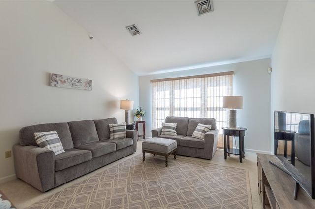 409 Old Country 409, Wenham, MA 01984