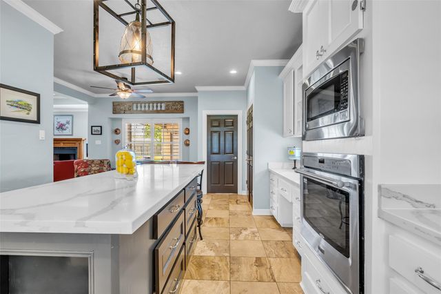 210 River Oaks Drive, Baytown, TX 77523